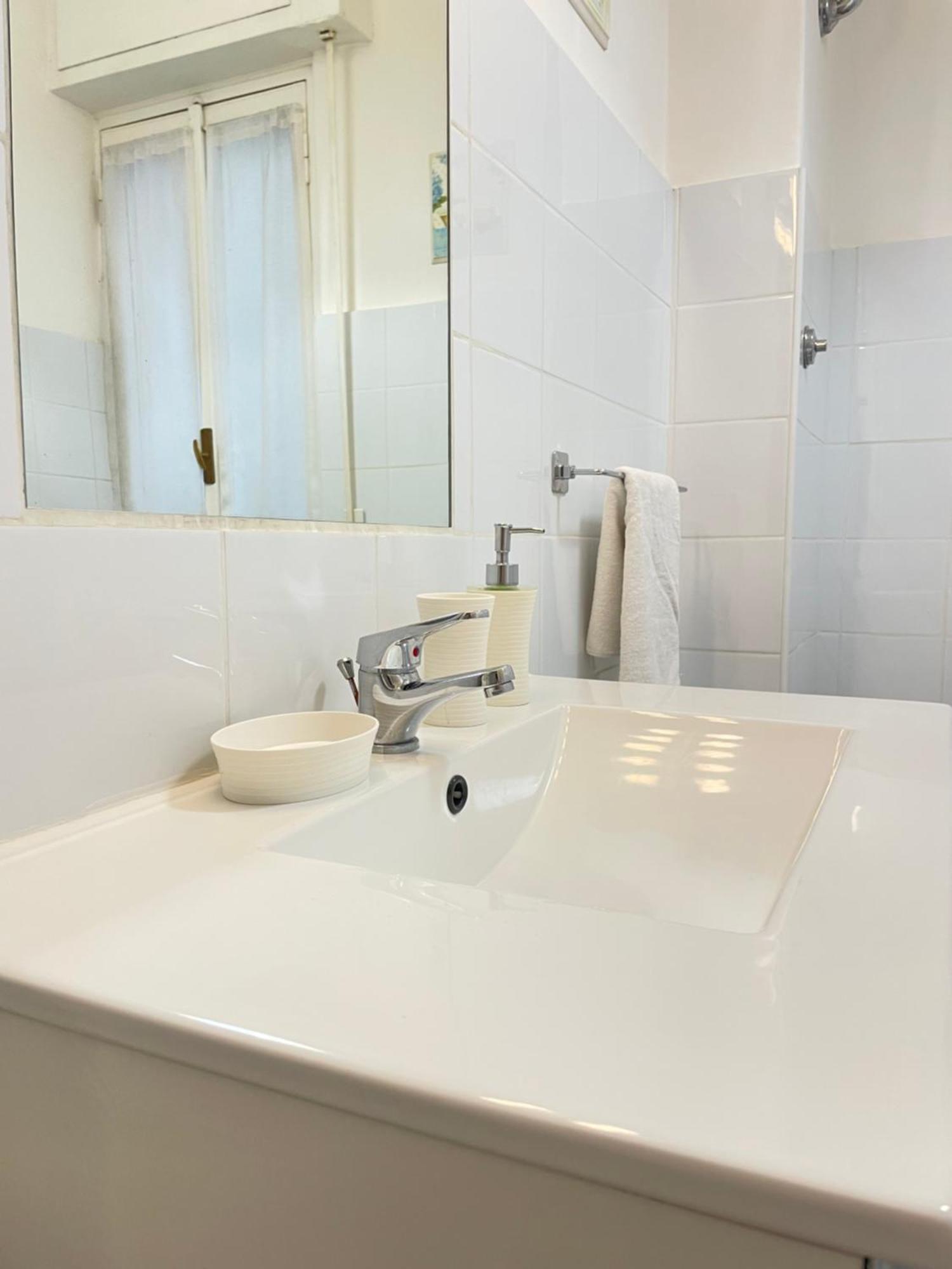 Forty1 Apartment Near Metro Cipro 로마 외부 사진